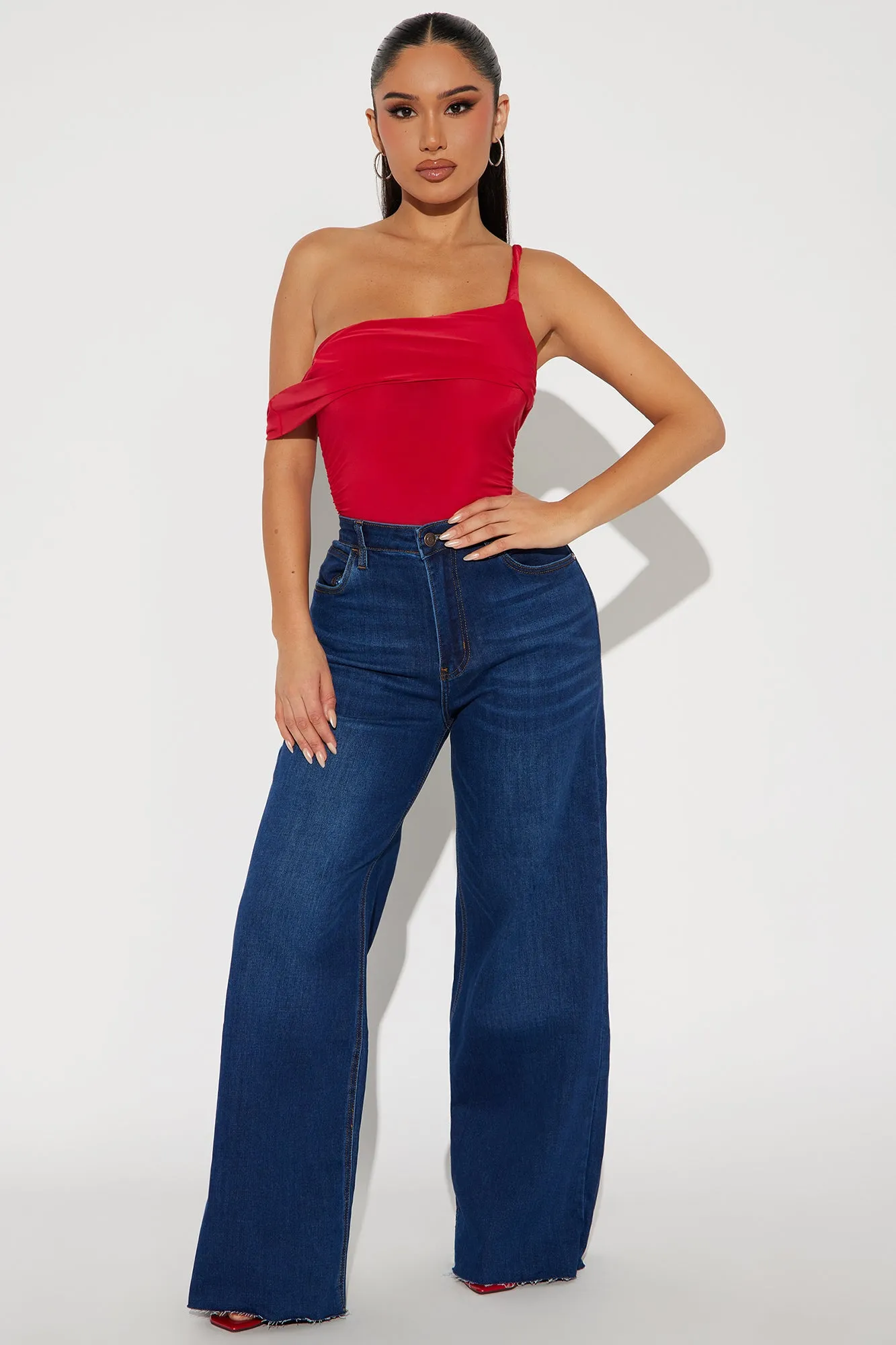 Adia Ruched Off Shoulder Top - Red
