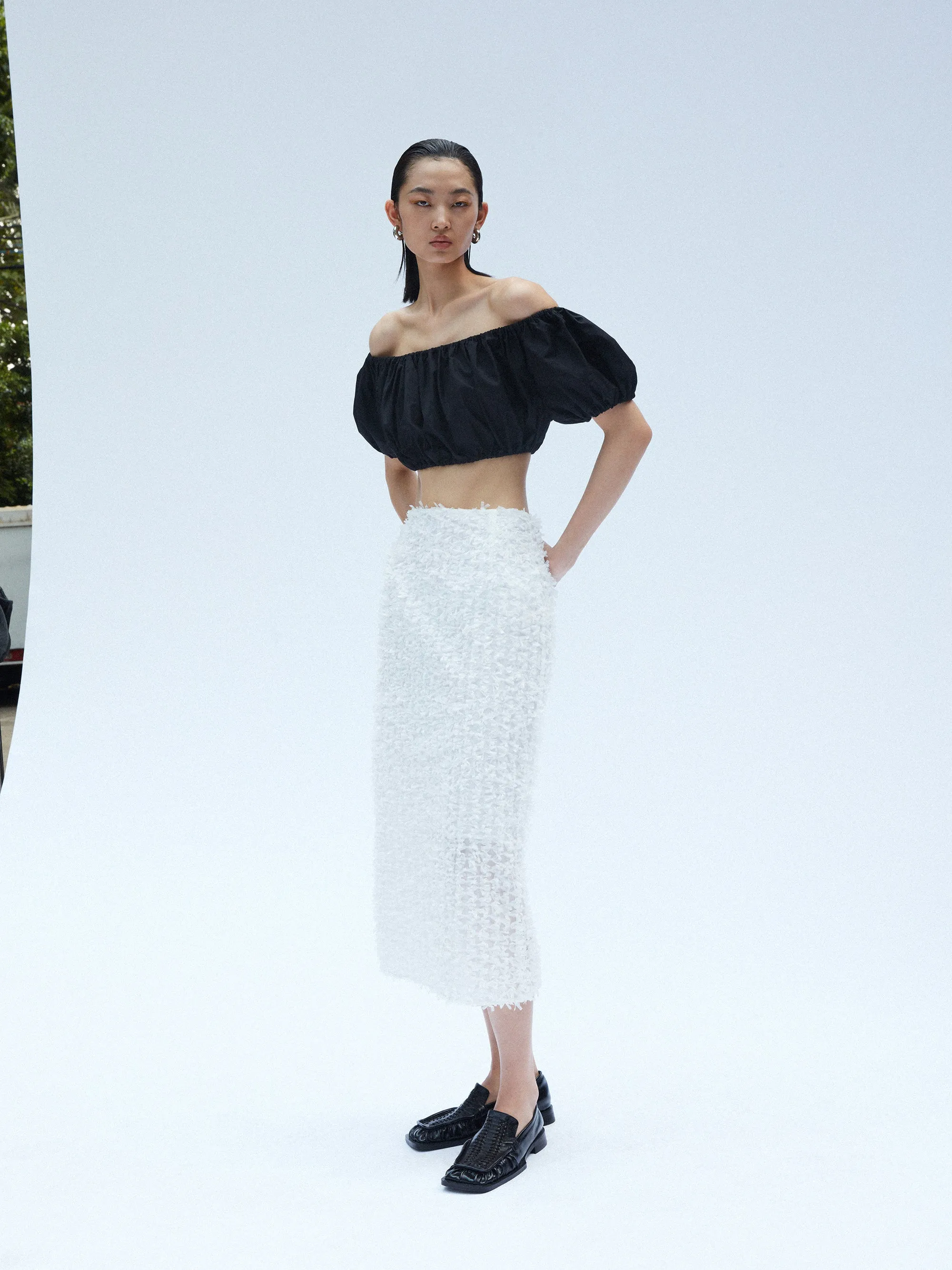Black Off-Shoulder Casual Crop Top