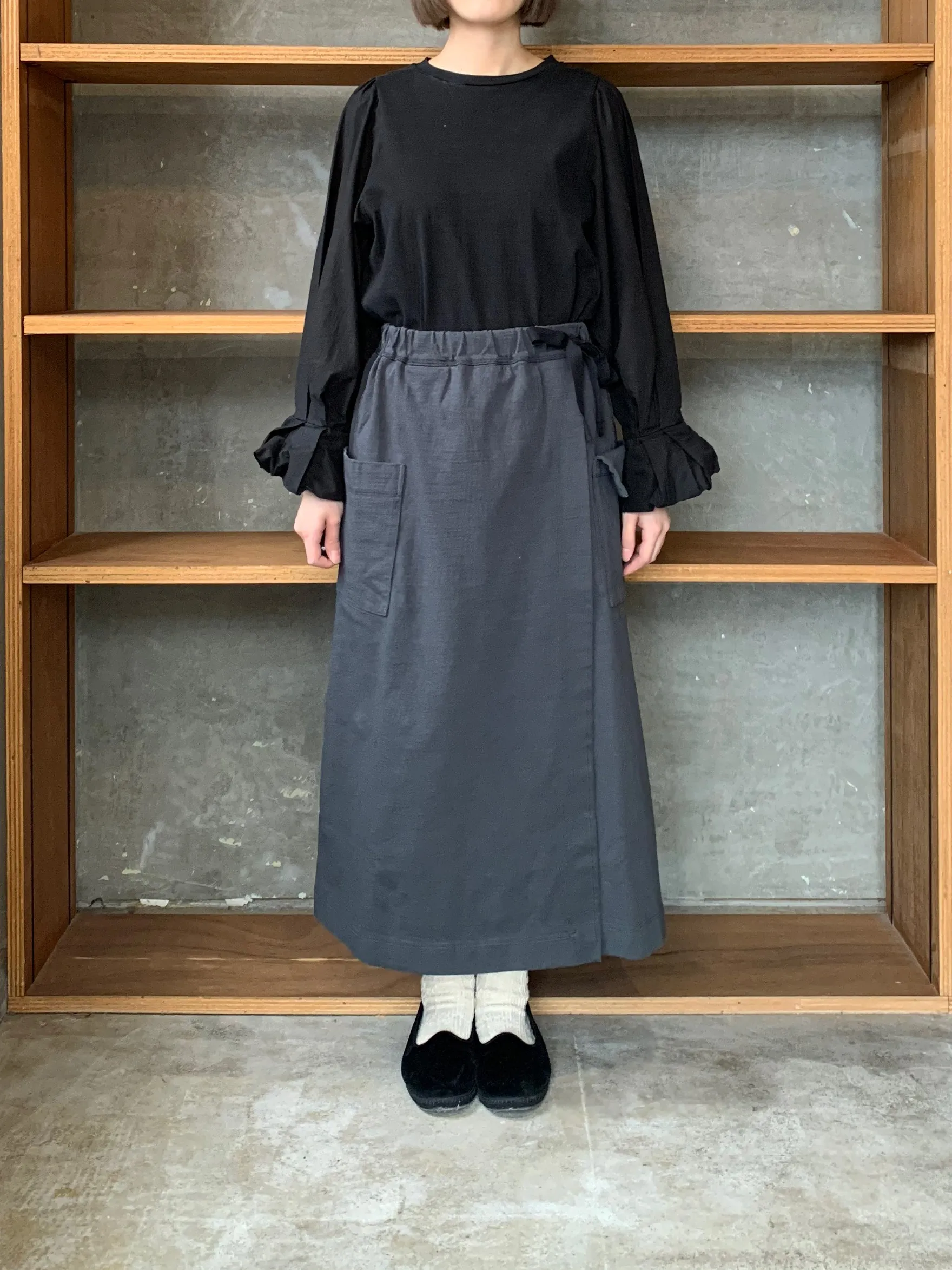 CLOSELY / easy wrap-like skirt （charcoal）