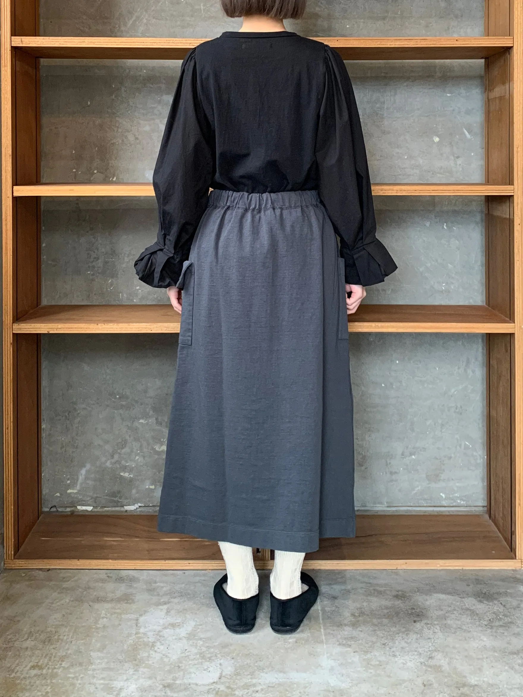 CLOSELY / easy wrap-like skirt （charcoal）