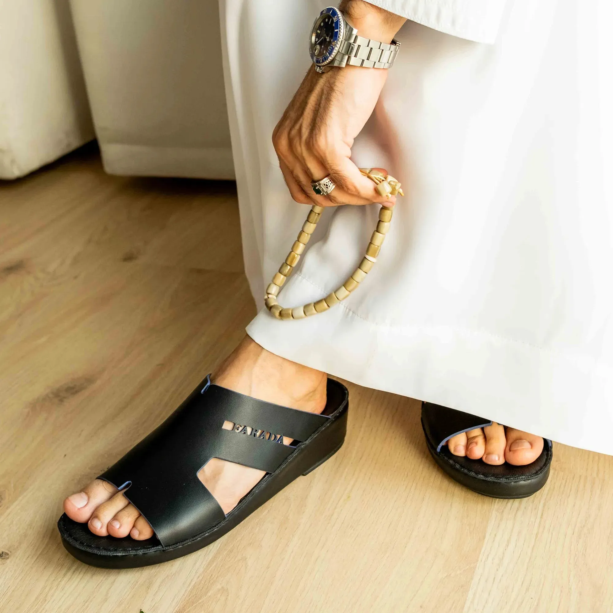 FARADA CLASSIC WITH SIGNATURE SIDE LOGO ARABIC SANDALS BLACK