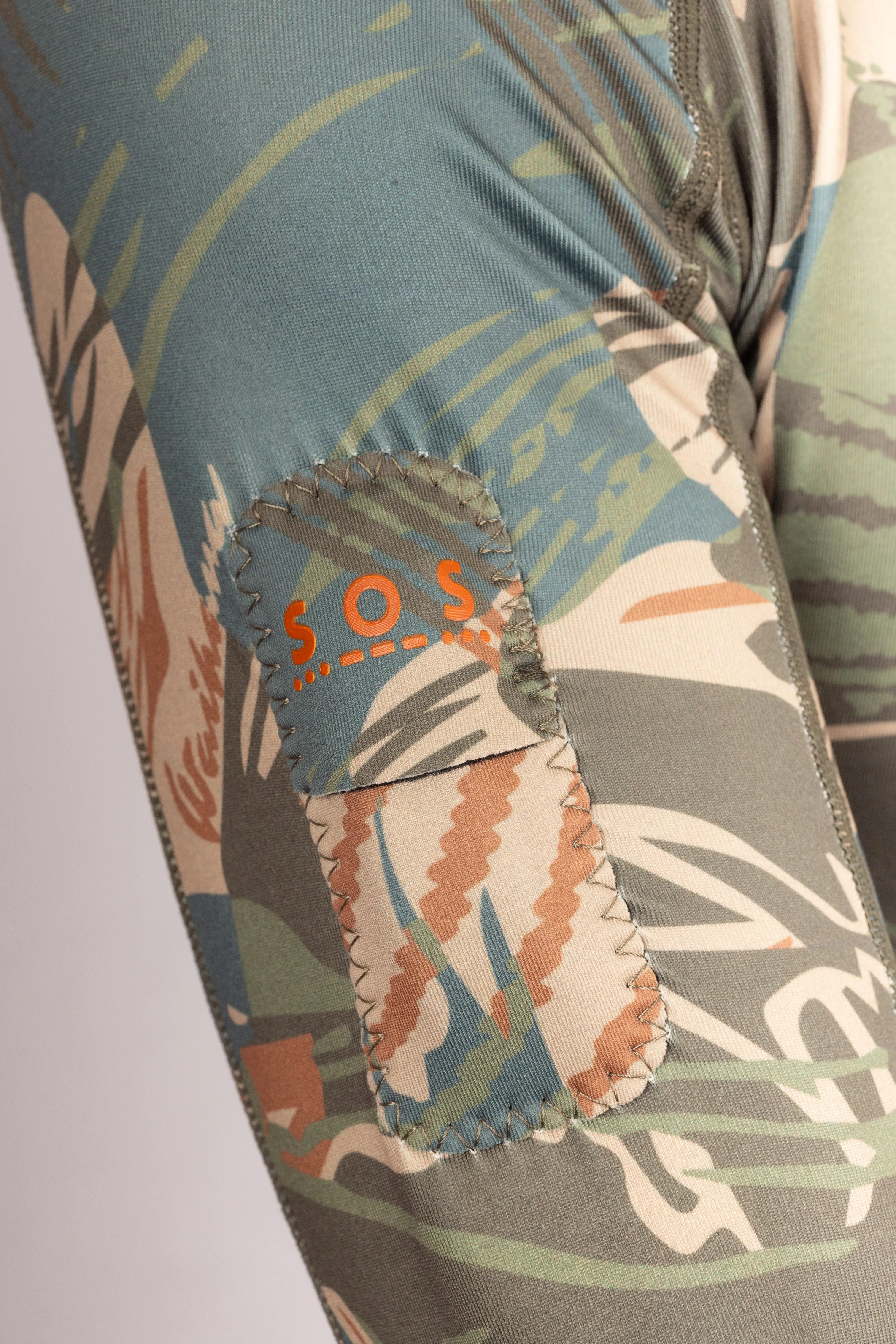 Hawaiian Brushstroke Hooded Spearfishing Rashguard