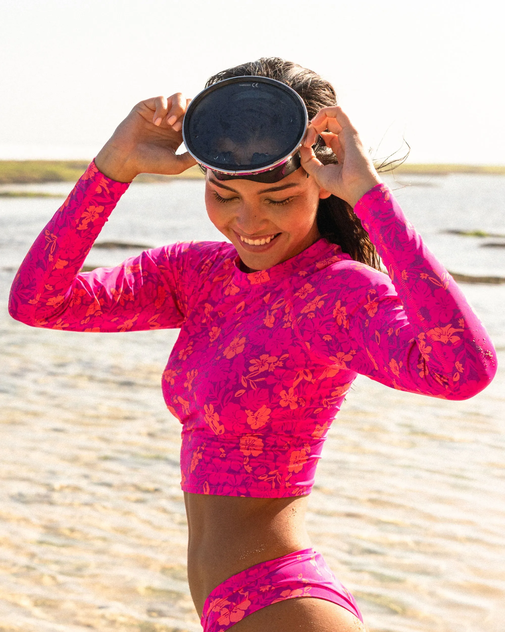 Puako Let It Be Crop Rashguard - Bubble Gum / Puako