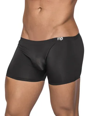 Sleek Short with Seamless Molded Pouch